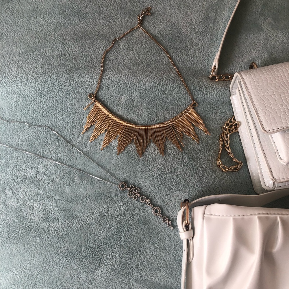 ACCESSORIES SALE - Picture 2 of 4